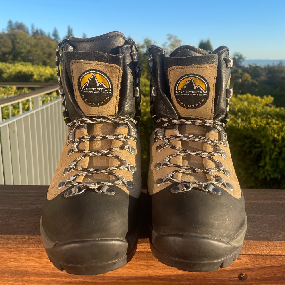 La Sportiva Makalu Mountaineering Boots
